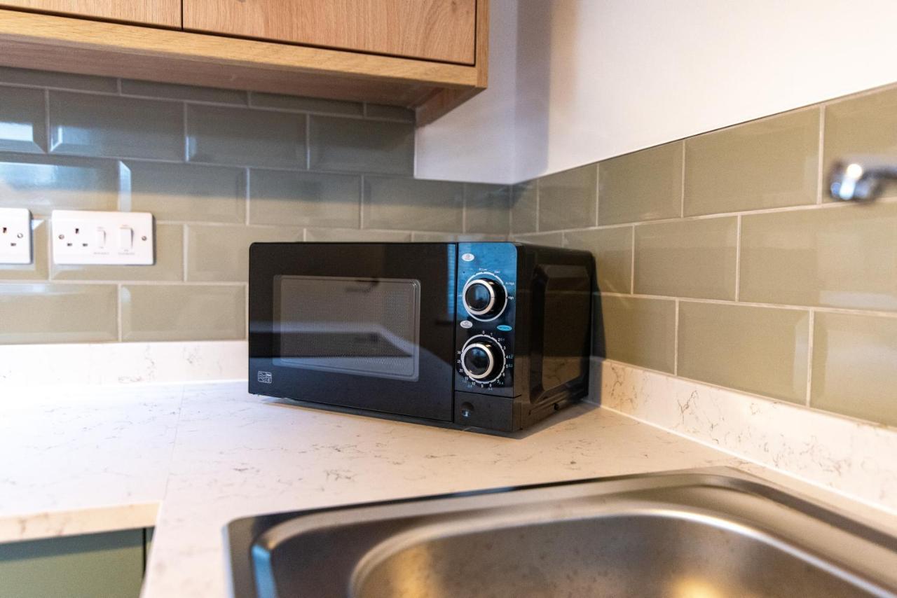 Newark Apartments: Ideal For Contractors With Parking Apartment