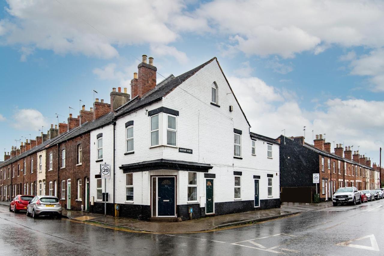 Newark Apartments: Ideal For Contractors With Parking *