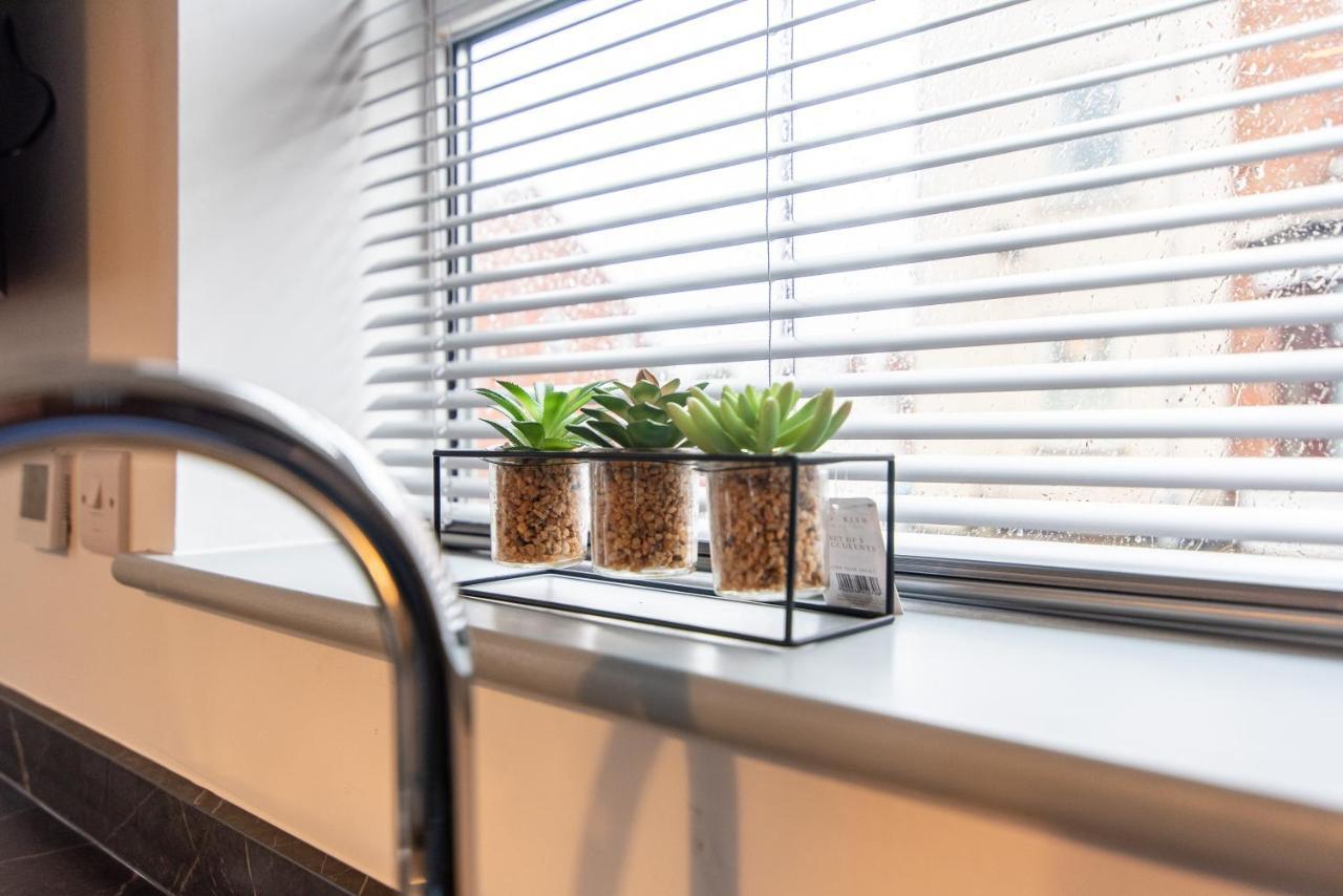 Newark Apartments: Ideal For Contractors With Parking Apartment Balderton