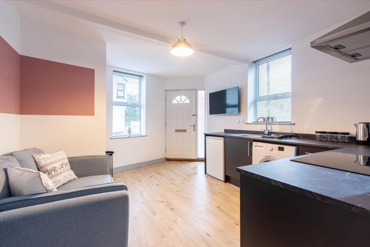 Apartment Newark Apartments: Ideal For Contractors With Parking Balderton