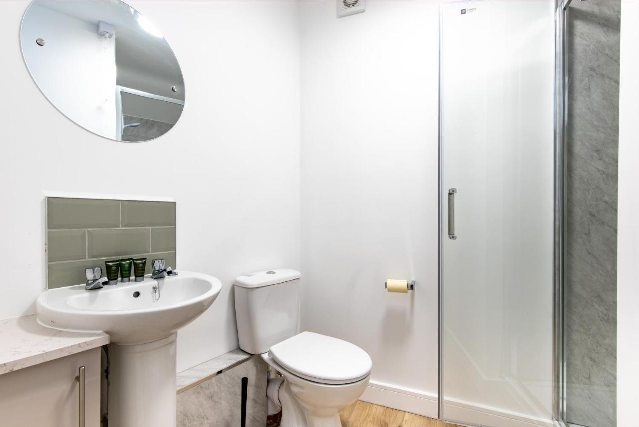 Newark Apartments: Ideal For Contractors With Parking Apartment *