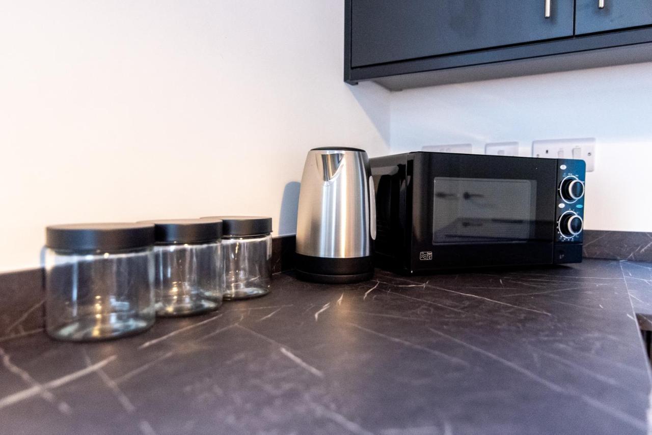 Newark Apartments: Ideal For Contractors With Parking Balderton