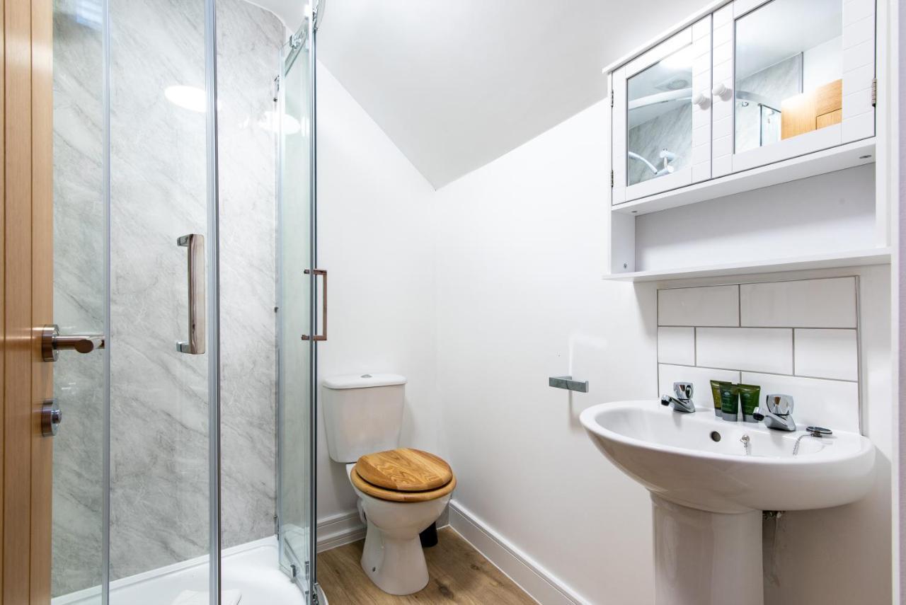 Newark Apartments: Ideal For Contractors With Parking