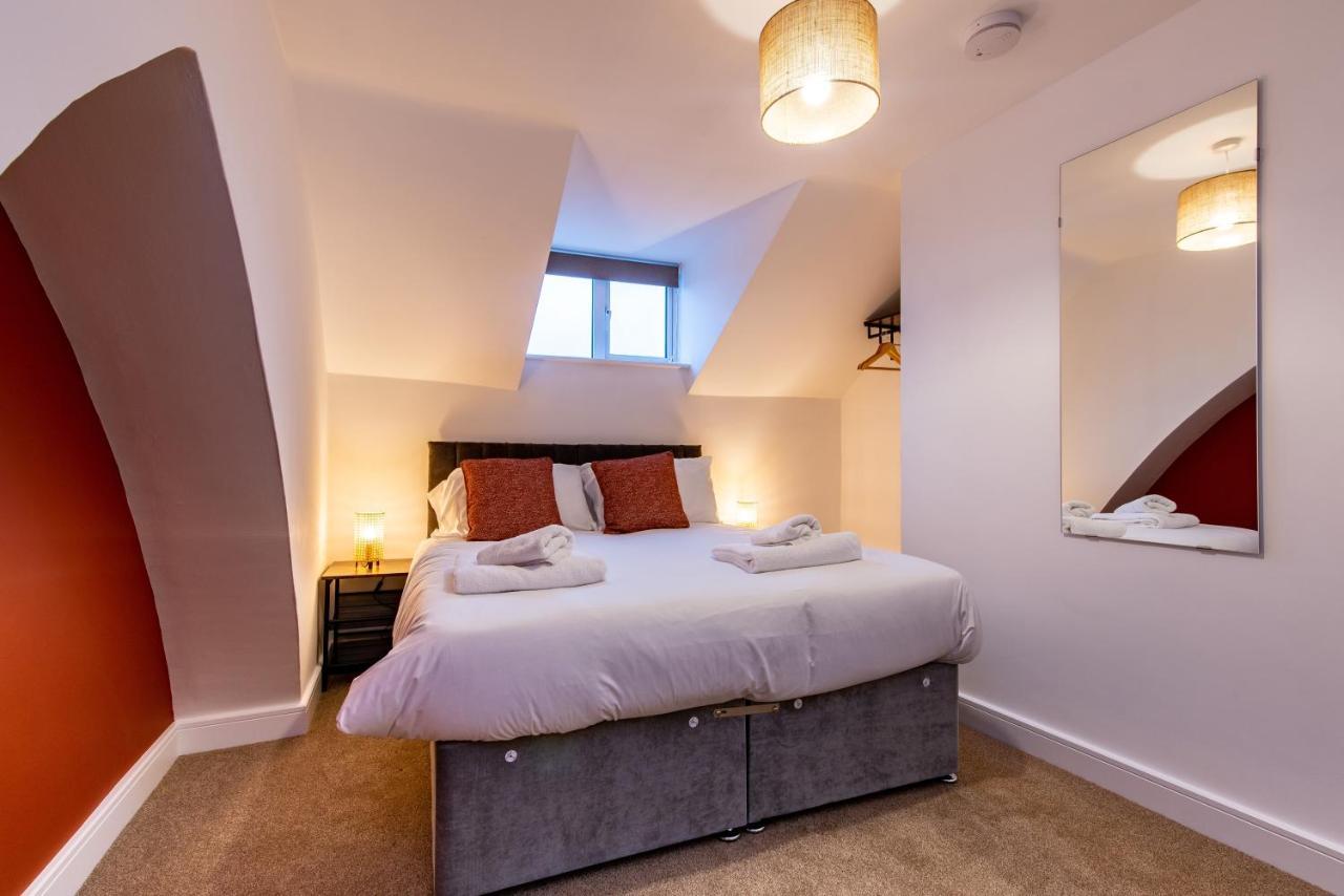 Newark Apartments: Ideal For Contractors With Parking * Balderton