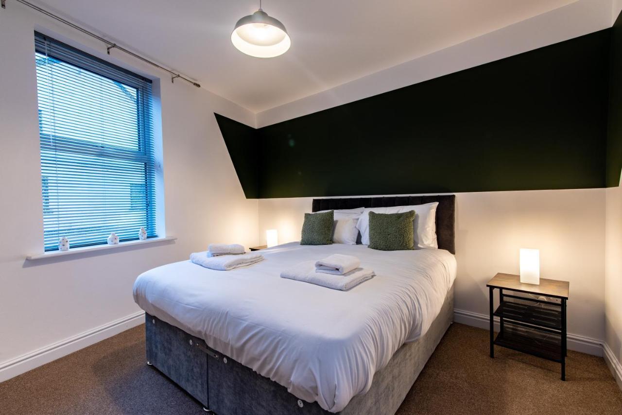 Newark Apartments: Ideal For Contractors With Parking *