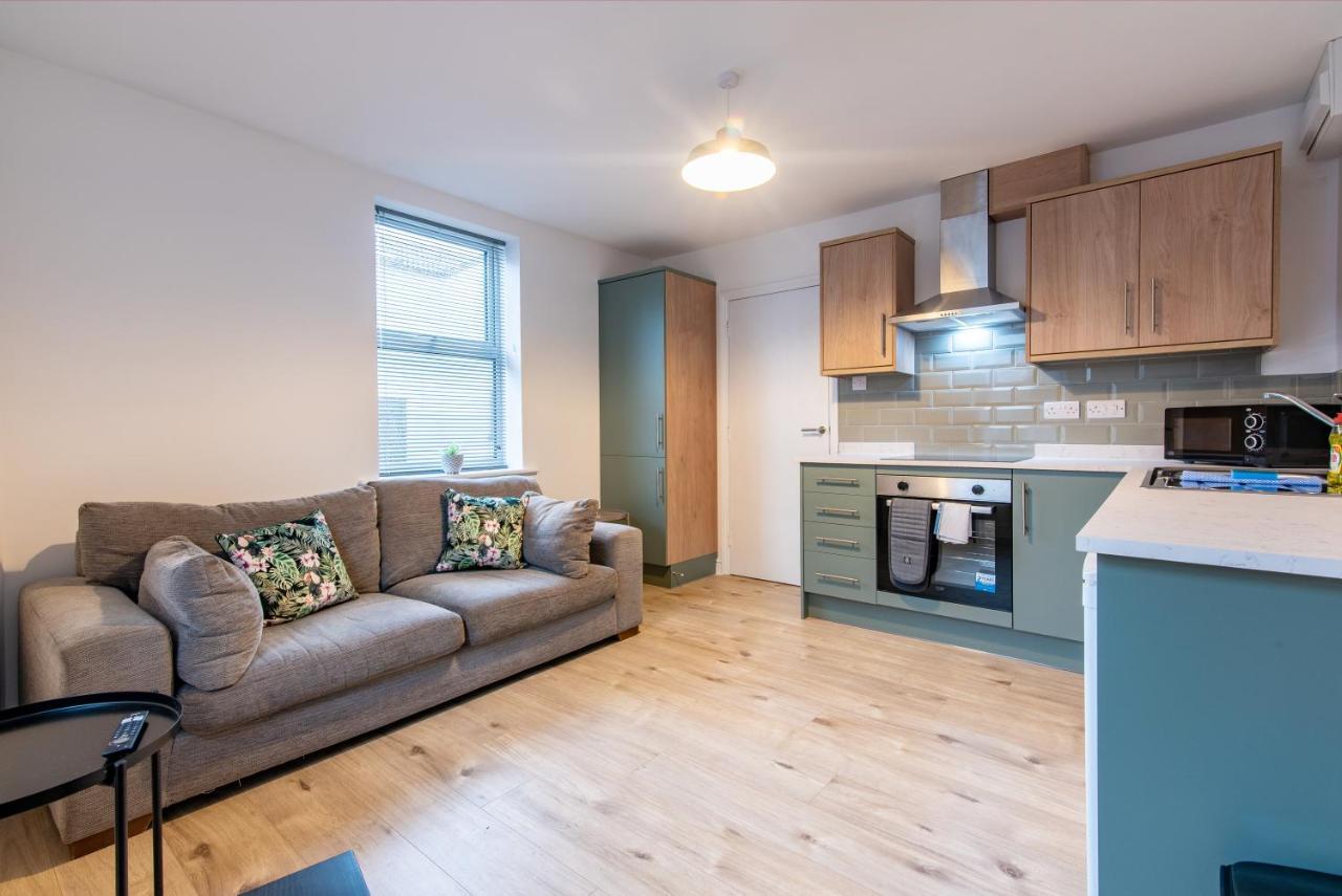 Newark Apartments: Ideal For Contractors With Parking Apartment Balderton